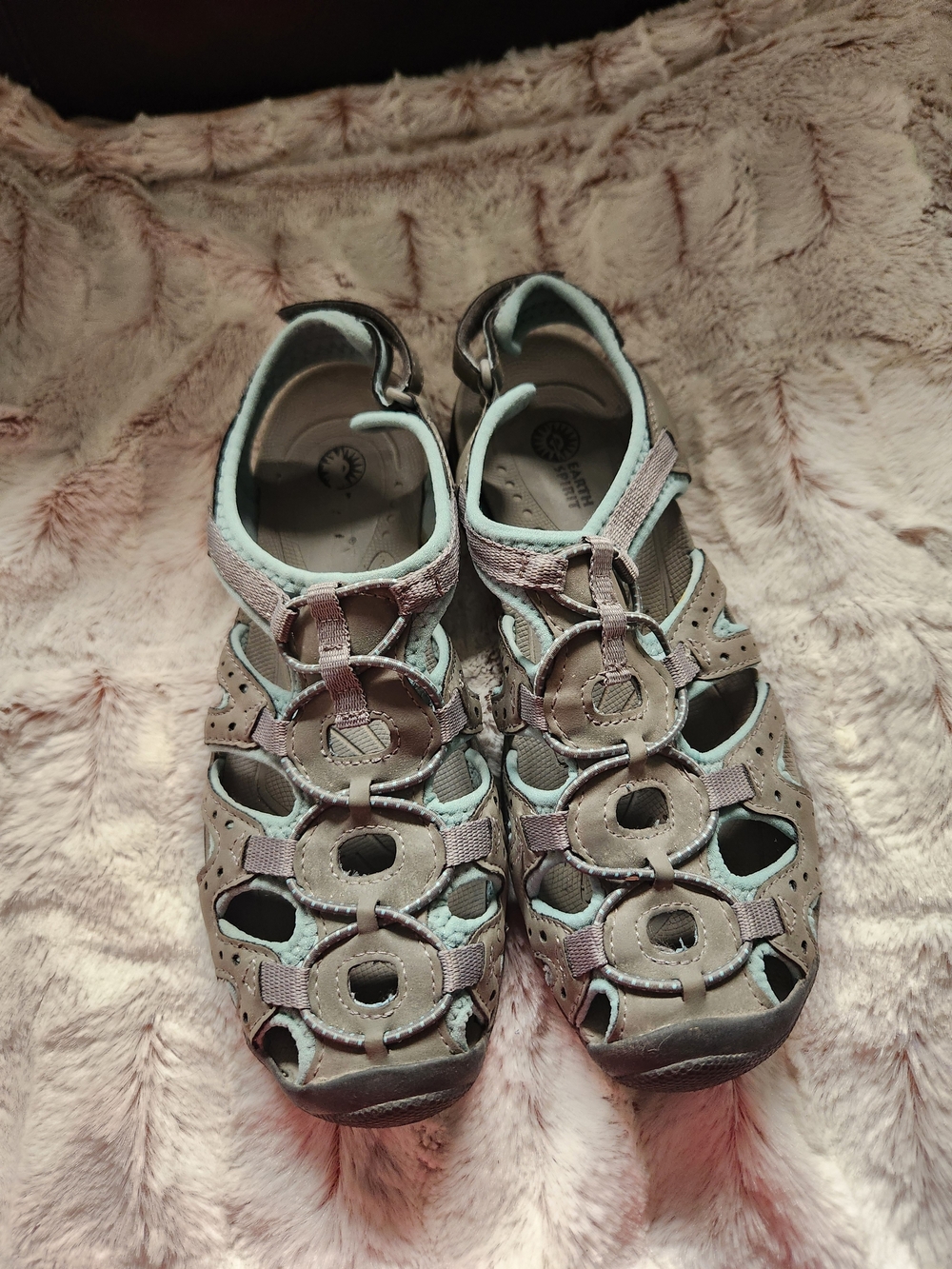 Earth Spirit Girls' Closed-Toe Sandals - Gray with Light Blue Accents